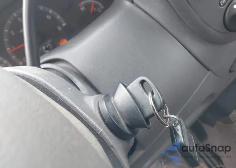 2002 Ford F-150 Lariat/Xlt from USA, damaged, VIN 1FTRW08L62KD25988